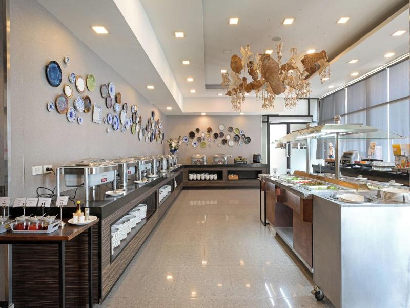 O2 Luxury Hotel image
