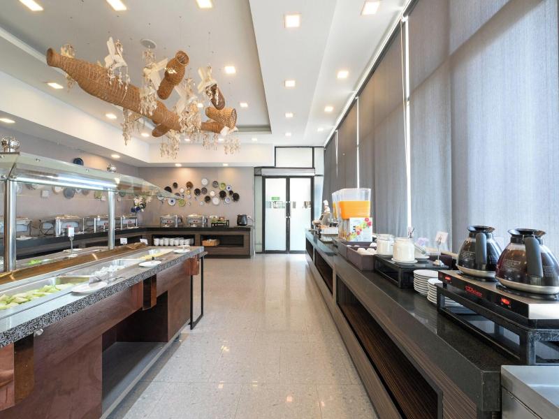 O2 Luxury Hotel image
