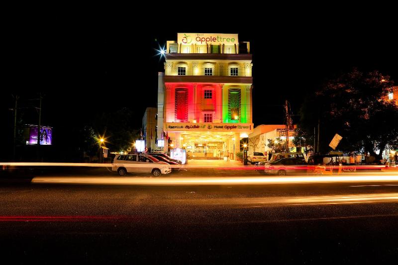 Hotel Applettree — general view