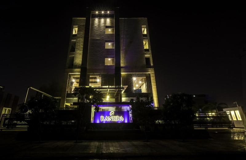 Hotel Ranbirs image