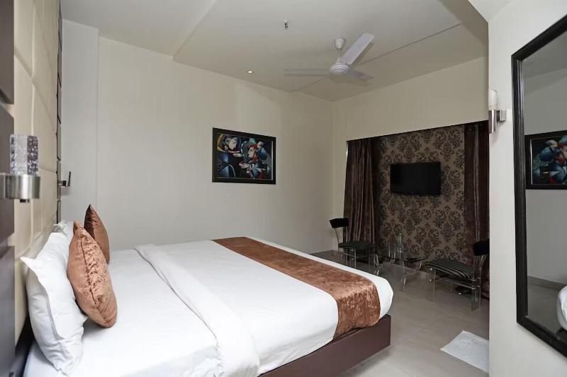 Hotel D Grand image