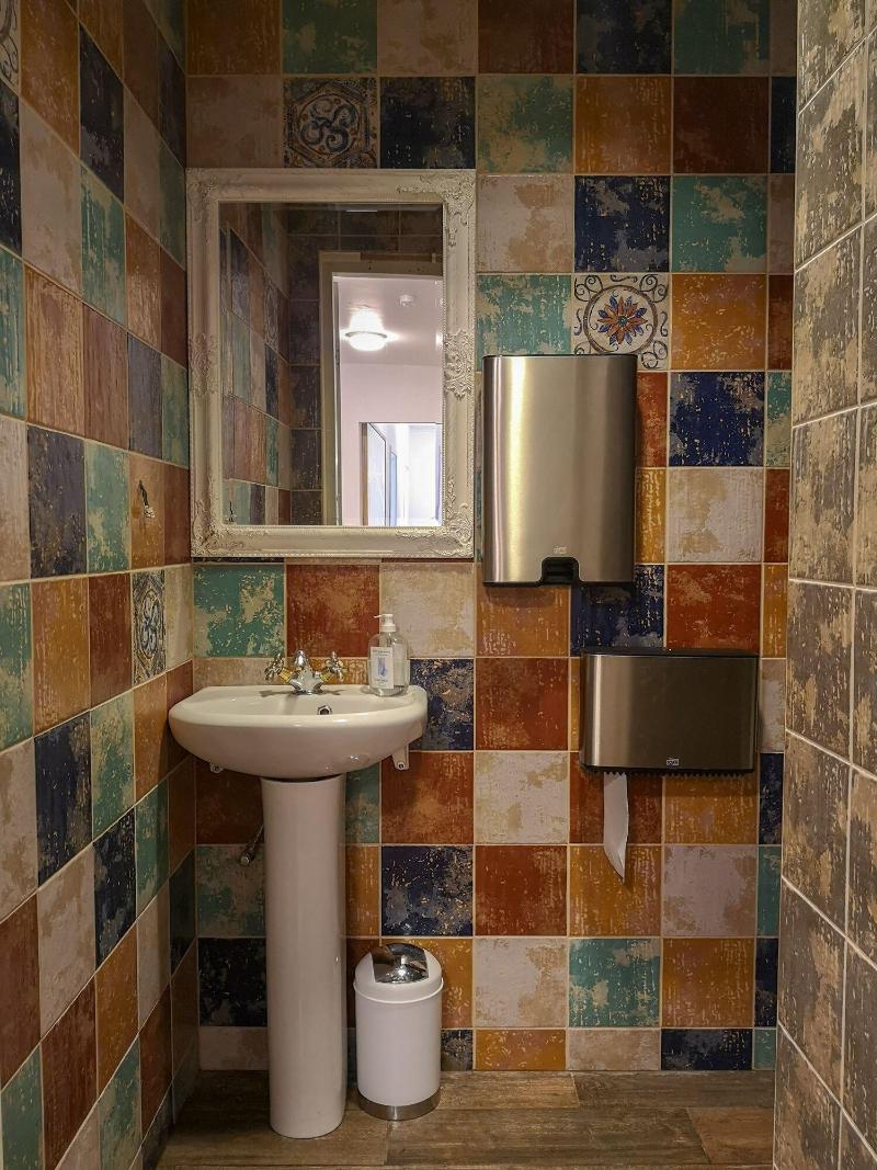 Villa Kadriorg Hostel image