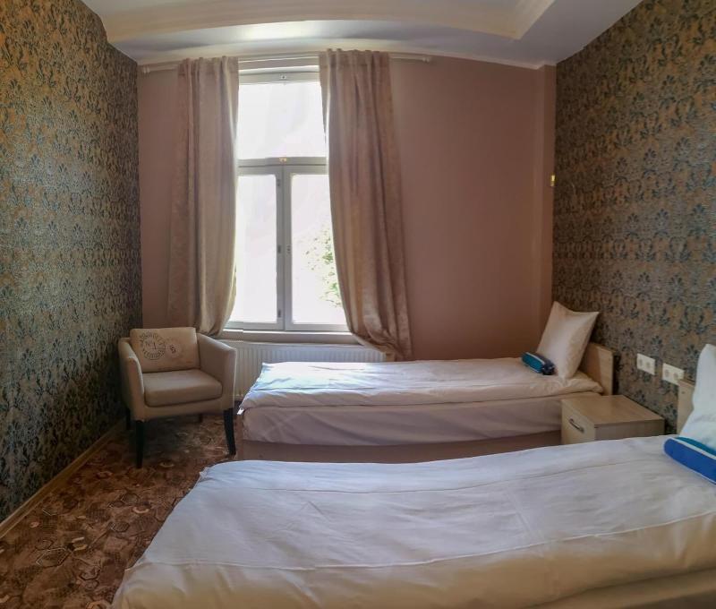 Villa Kadriorg Hostel image