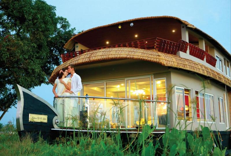 Indiavacationz Houseboat image