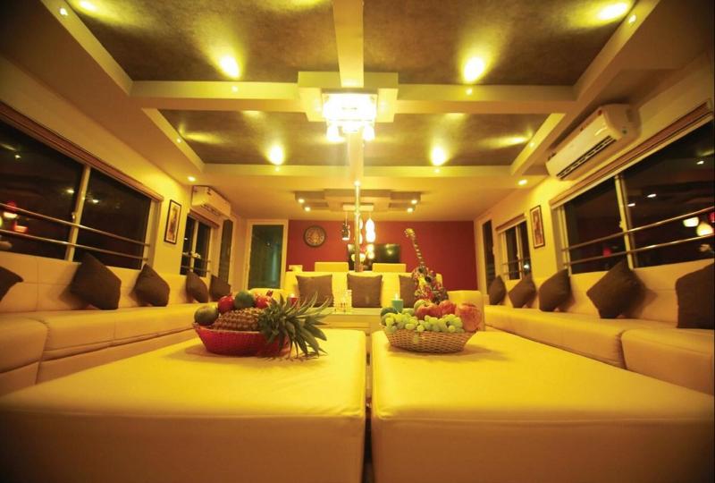 Indiavacationz Houseboat image