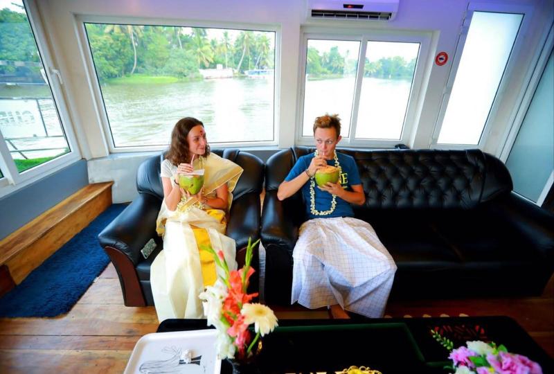 Indiavacationz Houseboat image