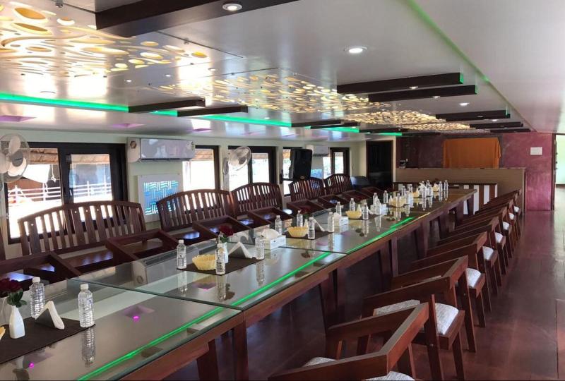 Indiavacationz Houseboat image