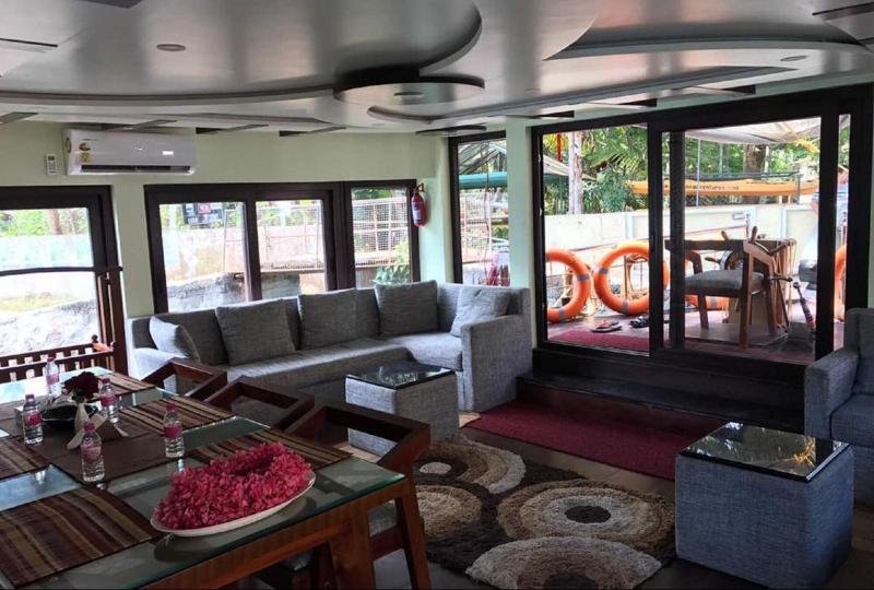 Indiavacationz Houseboat image