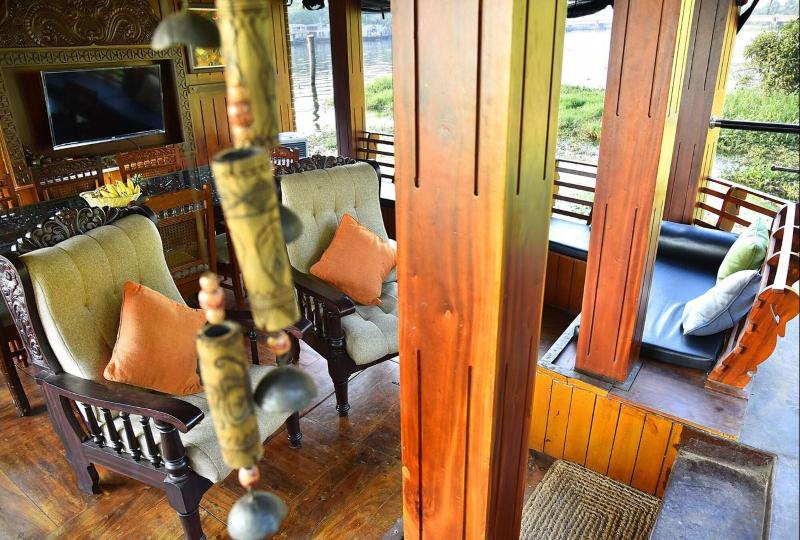 Indiavacationz Houseboat image