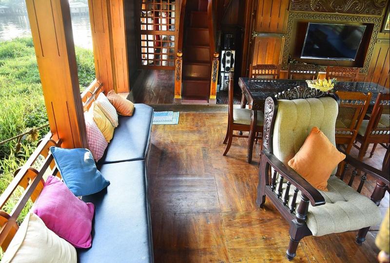 Indiavacationz Houseboat image