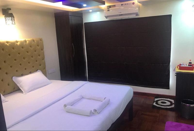 Indiavacationz Houseboat image