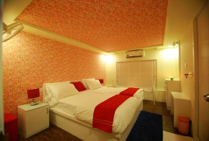 Indiavacationz Houseboat image