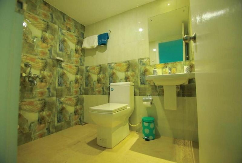 Indiavacationz Houseboat image
