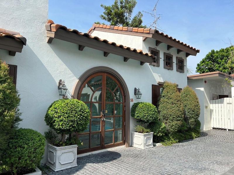 Villa Seville image