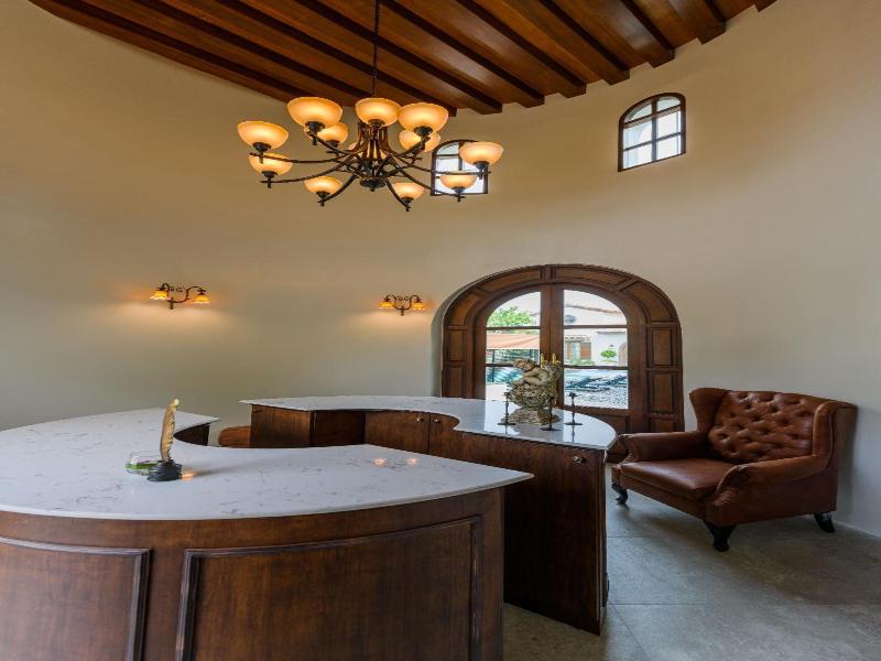 Villa Seville image