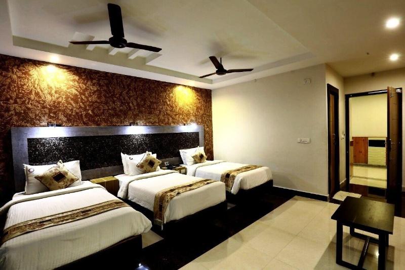 Hotel Mayas image