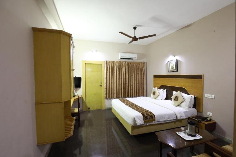 Hotel Mayas image
