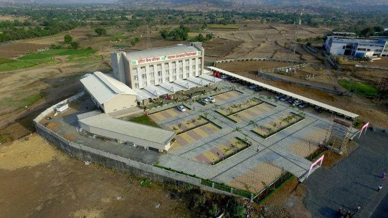 Hotel Grand Parivaar