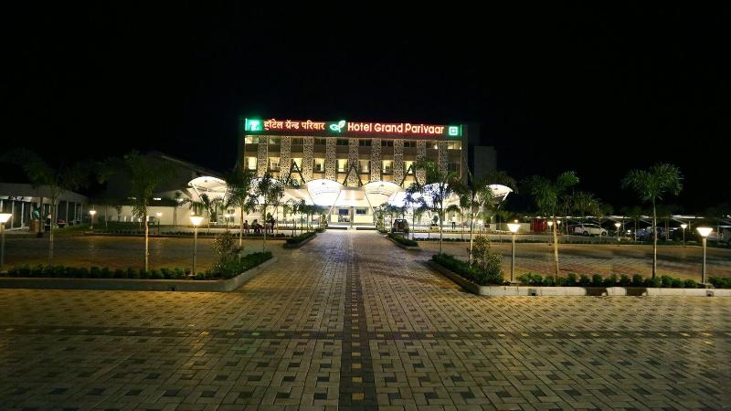 Hotel Grand Parivaar