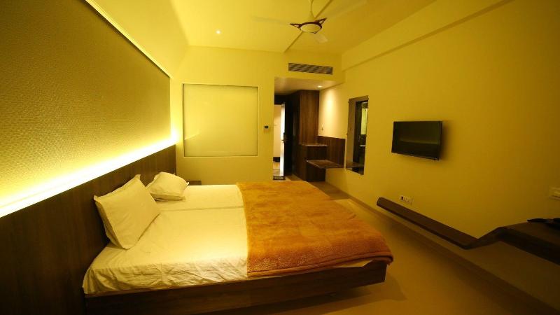 Hotel Grand Parivaar — photo 61