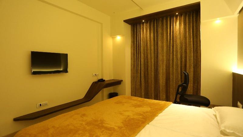 Hotel Grand Parivaar — photo 36