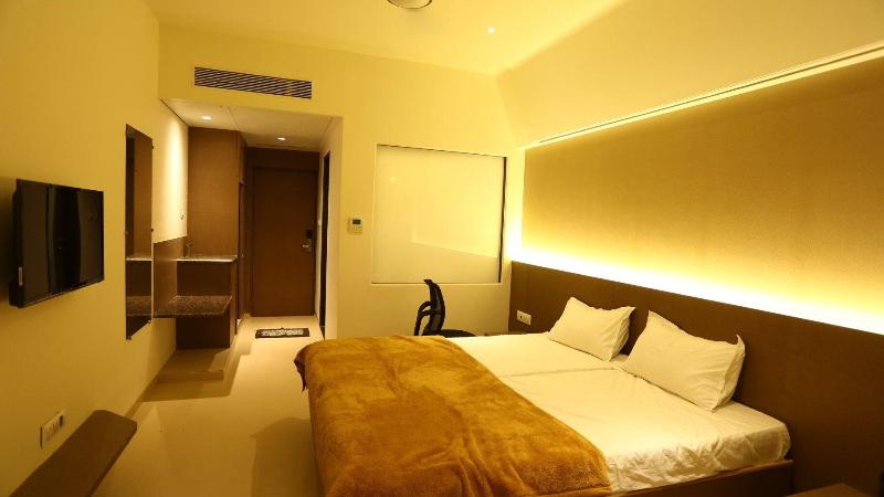 Hotel Grand Parivaar — photo 8