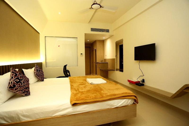Hotel Grand Parivaar — photo 32