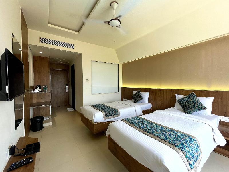 Hotel Grand Parivaar — photo 48