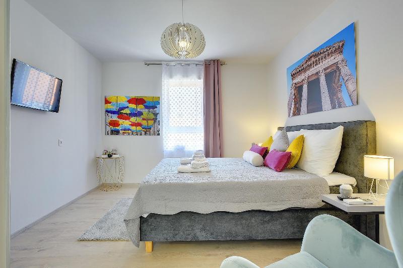 D&A Amphitheatre Apartments image