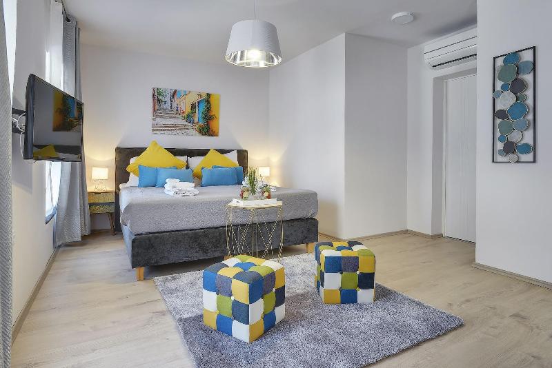 D&A Amphitheatre Apartments image