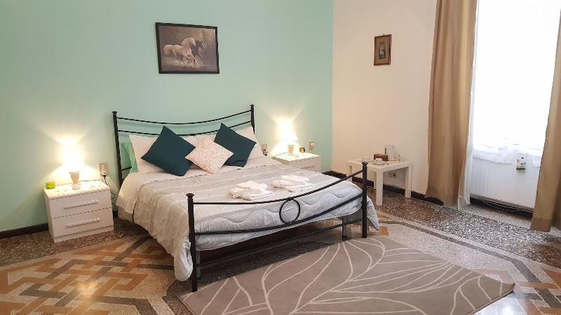 Royal Suite image