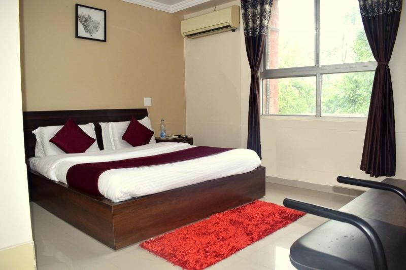 Hotel Vasundra image