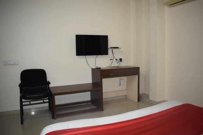 Hotel Vasundra image