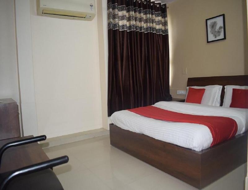 Hotel Vasundra image