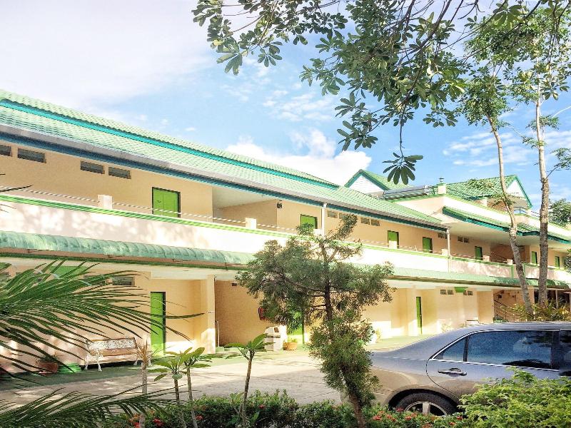 J. Holiday Inn image