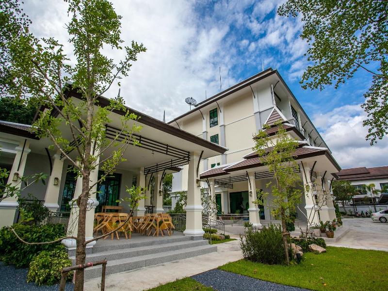 Wanarom Residence Hotel image