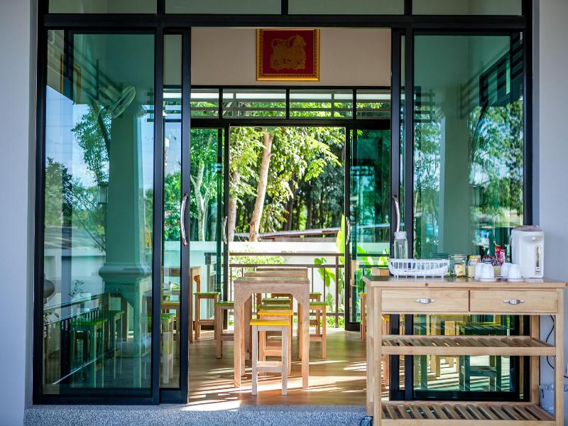 Wanarom Residence Hotel image