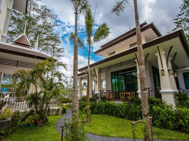 Wanarom Residence Hotel image