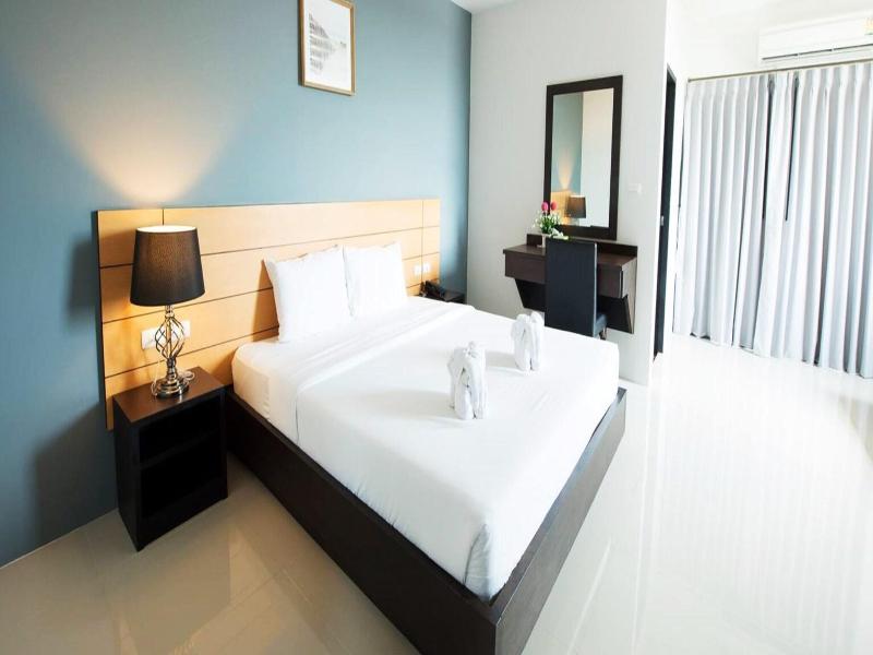 Lee Hotel image