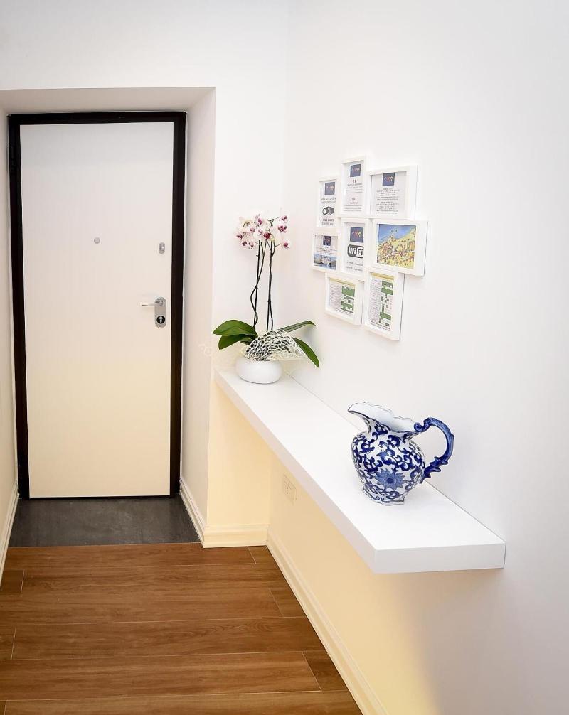 Casa Pantone image