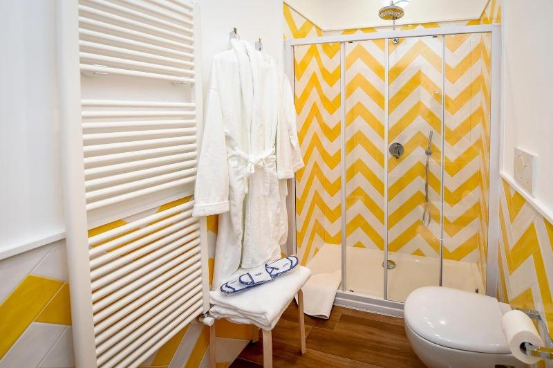 Casa Pantone image