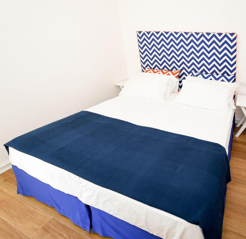 Casa Pantone image