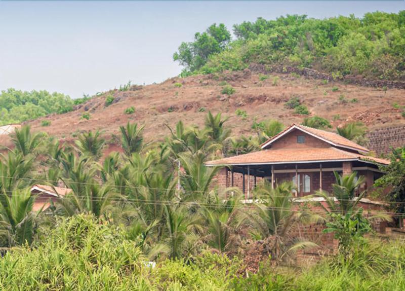 Beachfront Villas image