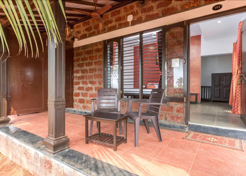 Beachfront Villas image