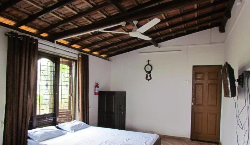 Beachfront Villas image