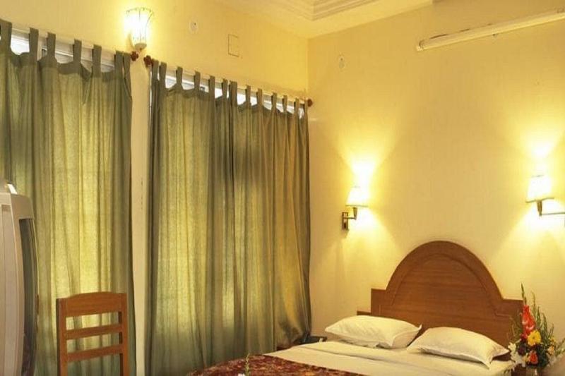 Sivaranjani Hotel image
