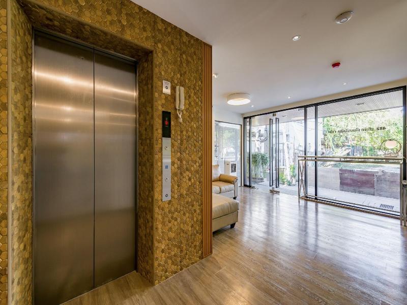 P18 Hotel image