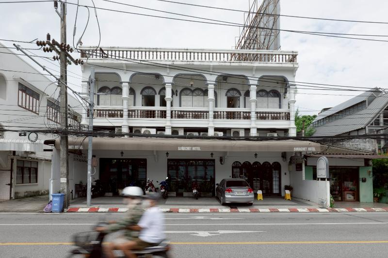 Surachet @ 257 Boutique House SHA by ZUZU