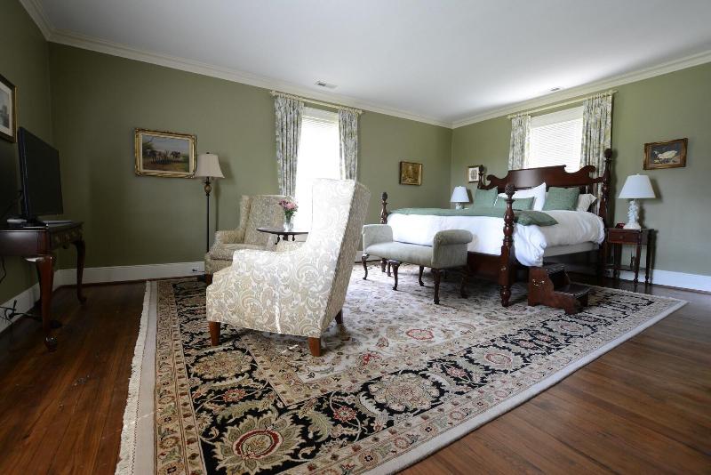 Woodville Bed And Breakfast image