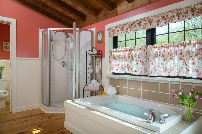Tiffanys Bed & Breakfast image